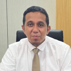 Prof. Dr. Teddy Christianto Leasiwal, S.E.,M.Si